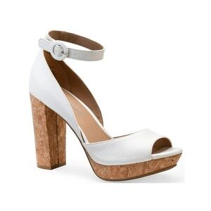 NEVER BEEN WORN! White block heel 🫶🏼